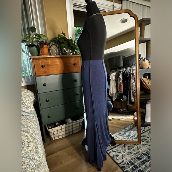 MSSP Max Studio Specialty Products Navy Maxi Skirt - Picture 3 of 8